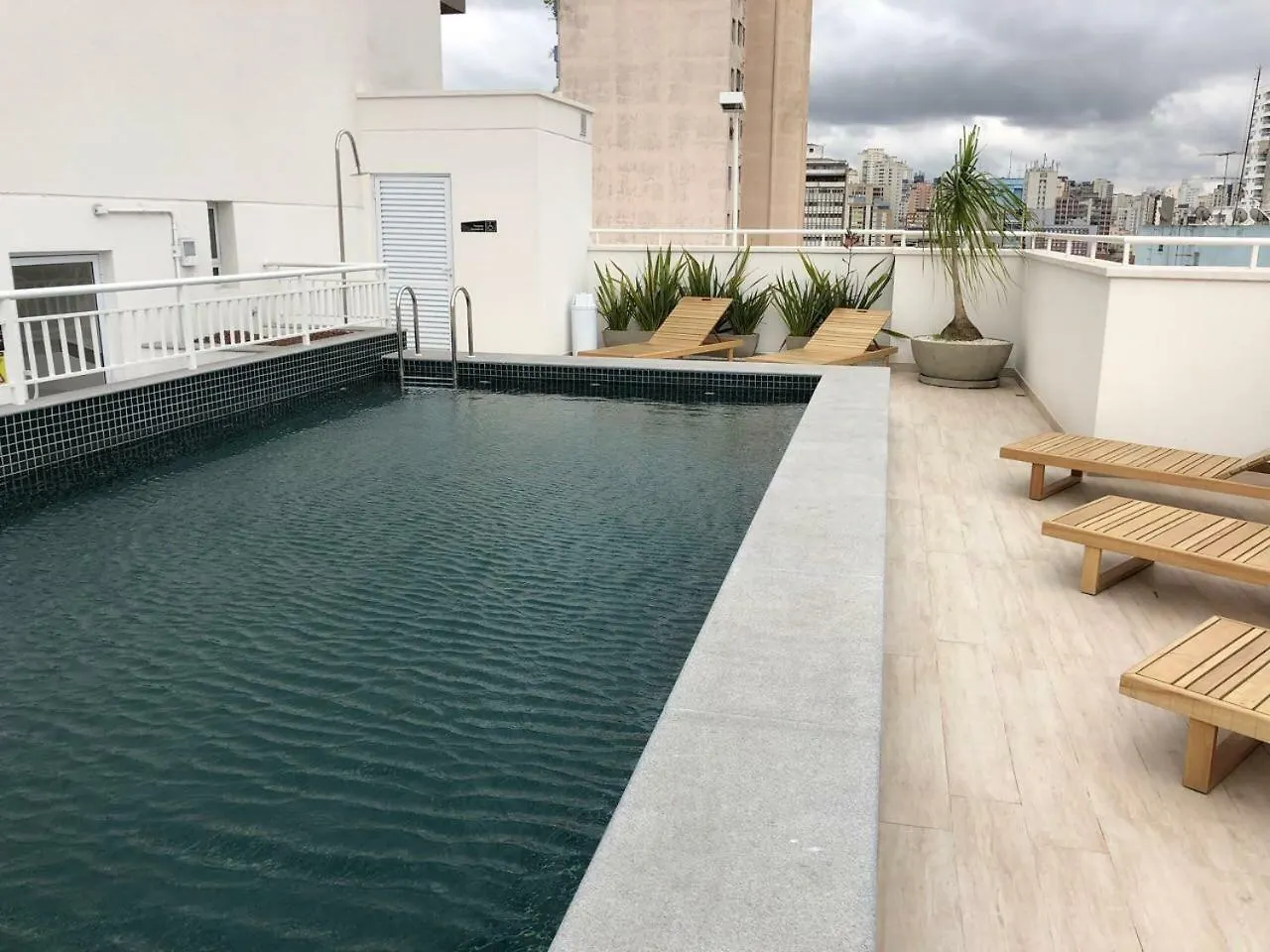 Apto Novo - Um Bloco Do Metro Republica Apartamento São Paulo Brasil
